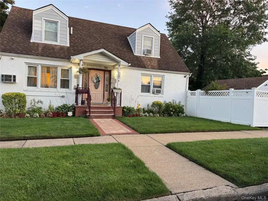 276 85th Avenue, Floral Park, NY 11001 - #3