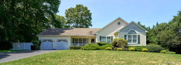 11 Embassy Road, Selden, NY 11784