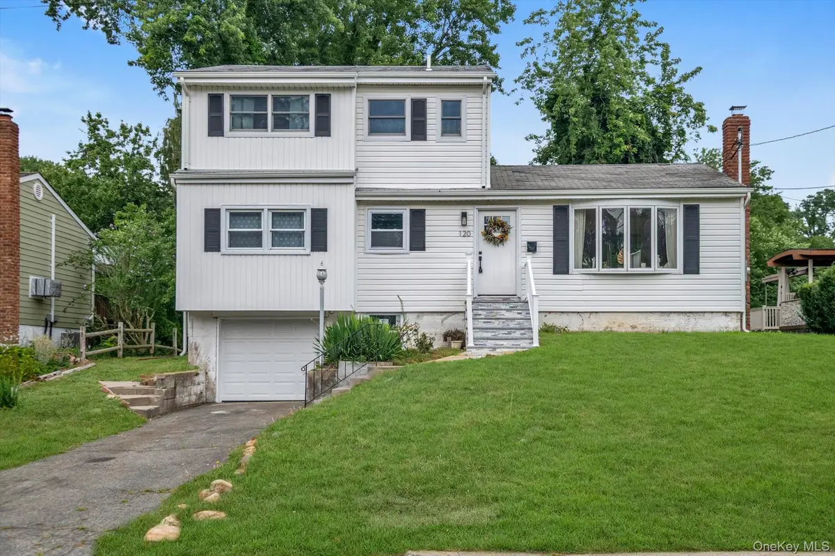 120 Glenwood Road, Glenwood Landing, NY 11547 - #1