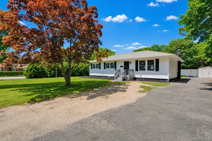 3 Park Avenue, Medford, NY 11763 - #2