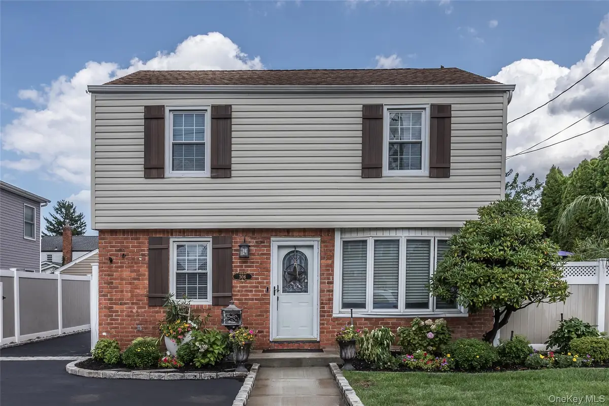 306 Latham Road, Mineola, NY 11501 - #1