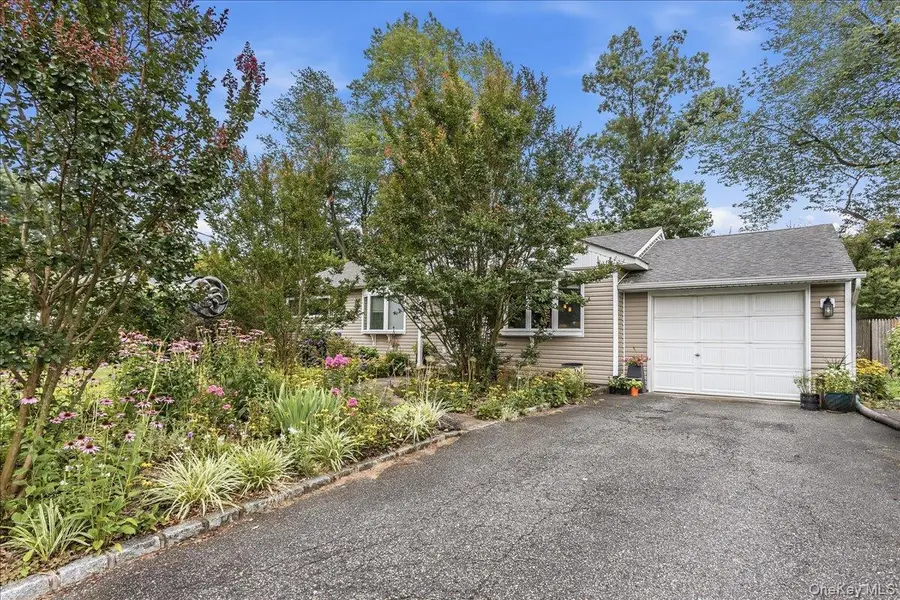 5 Wexford Street, Huntington, NY 11743 - #2