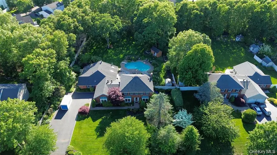 15-17 Park Woods Lane, Kings Park, NY 11754 - #3