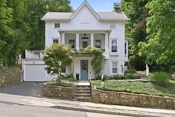 18 Washington Place, Northport, NY 11768