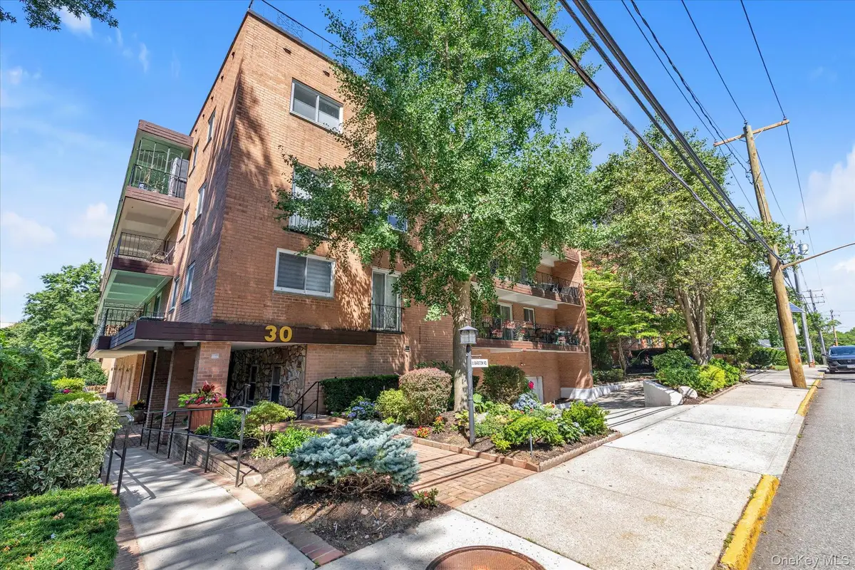 30 Barstow Road #3A, Great Neck, NY 11021 - #1