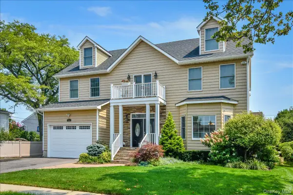 954 Glenridge Avenue, North Woodmere, NY 11581