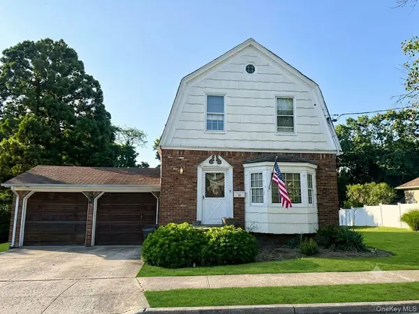 32 Aldred Avenue, Rockville Centre, NY 11570