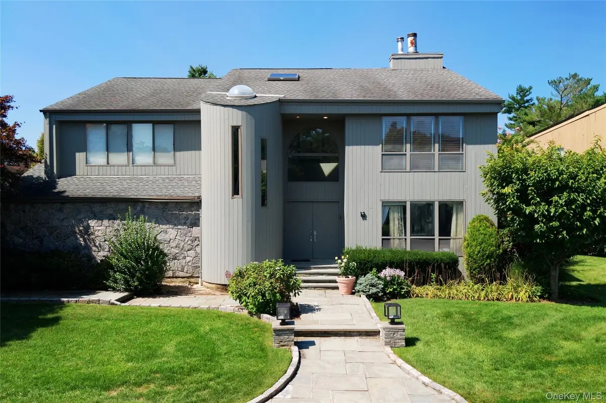 12 Princeton Drive, Syosset, NY 11791 - #1