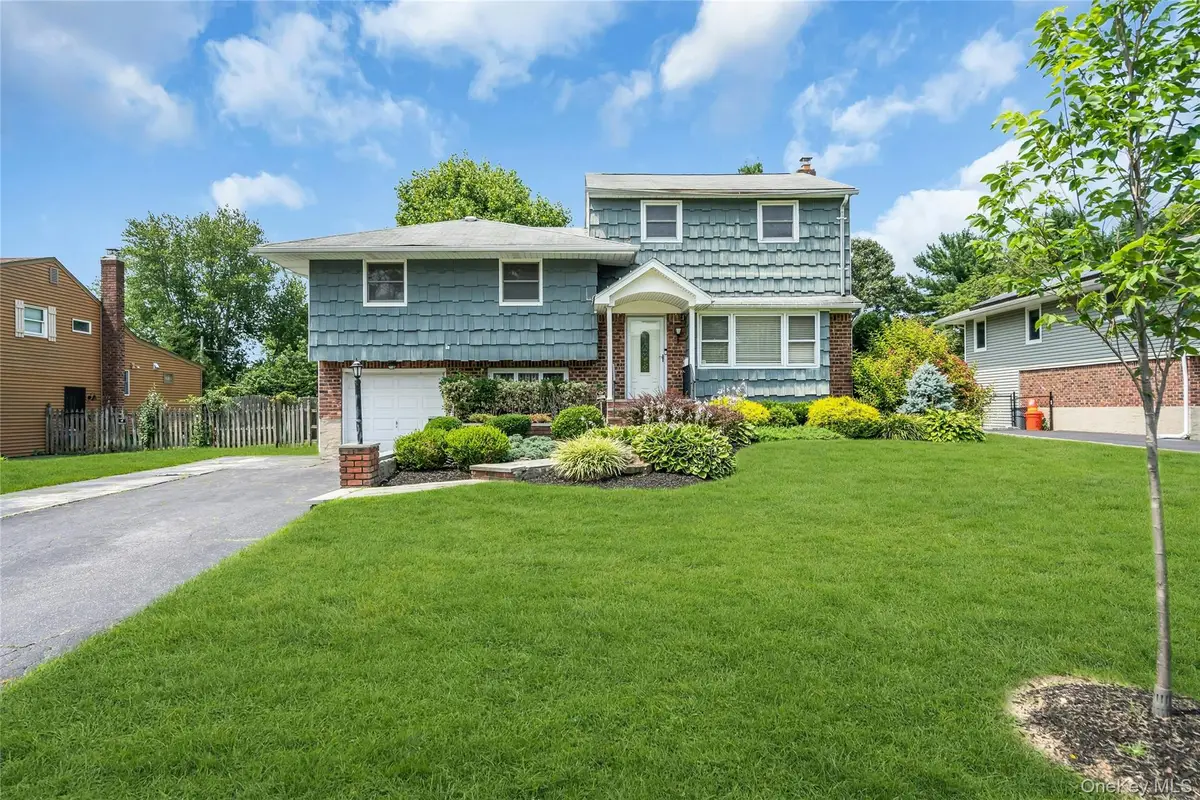 4 Crabapple Lane, Commack, NY 11725 - #1