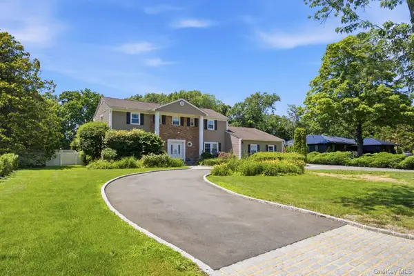 25 Artisan Avenue, Huntington, NY 11743