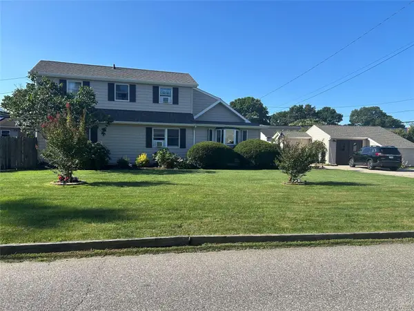 208 Ford Street, Holbrook, NY 11741