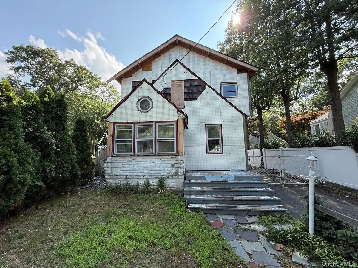 1014 Washington Drive, Centerport, NY 11721 - #1