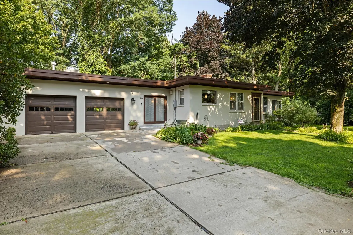 206 Cliff Road W, Wading River, NY 11792 - #1