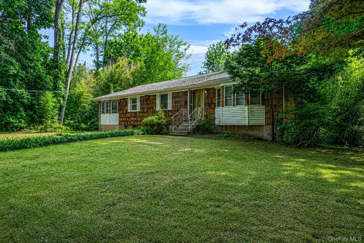 11 Radio Avenue, Miller Place, NY 11764 - #1