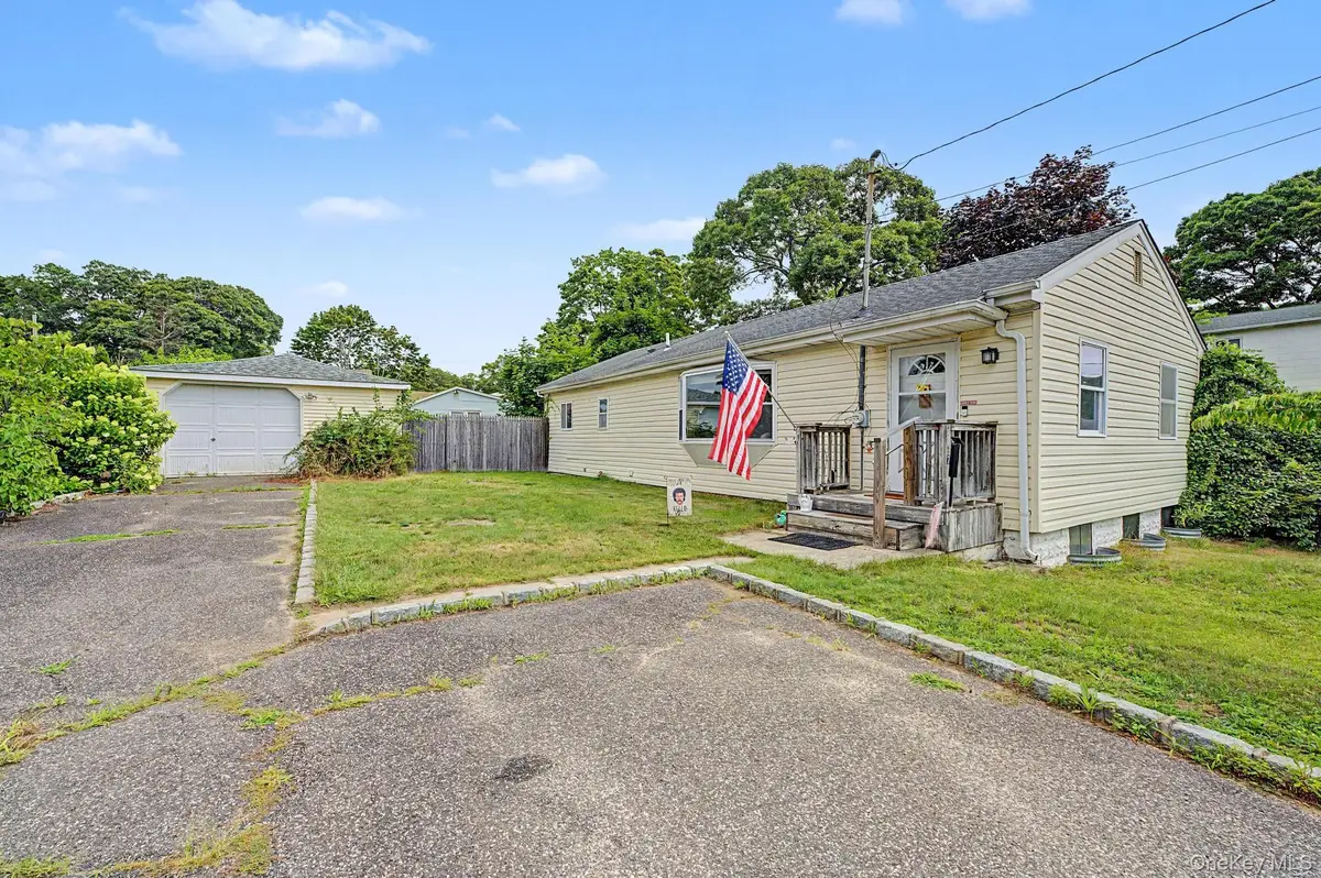 257 Elizabeth Avenue, Holbrook, NY 11741 - #1