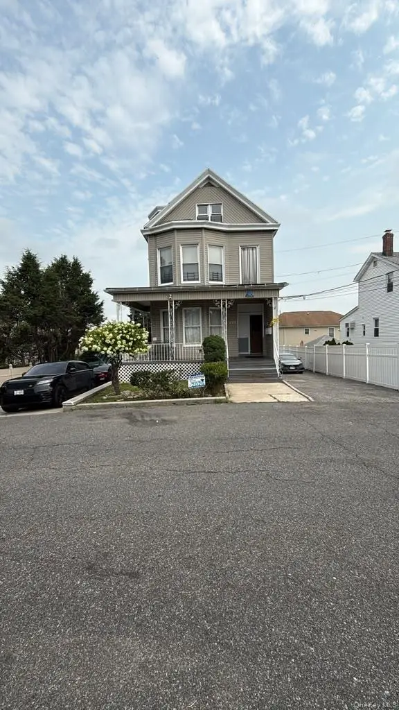 225 Edgewood Avenue, Yonkers, NY 10704