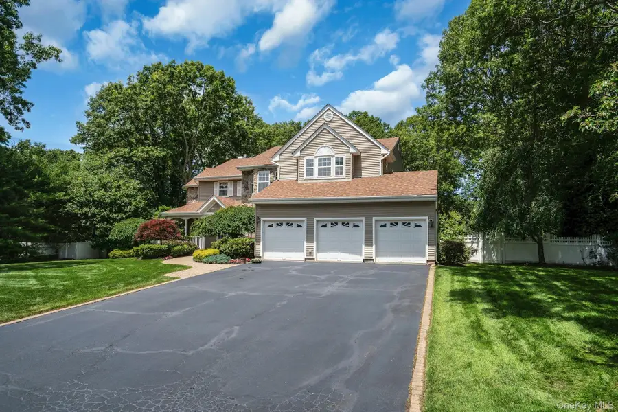 7 Dorm Court, East Setauket, NY 11733 - #3