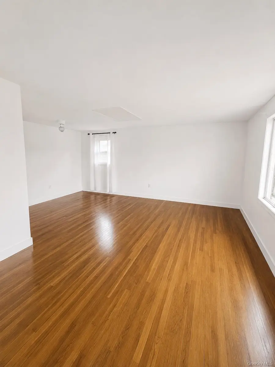 29 Julian Place, Island Park, NY 11558 - #3