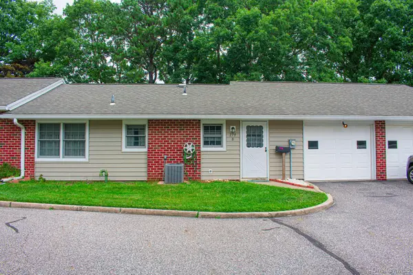 179 Ventry Court #B, Ridge, NY 11961