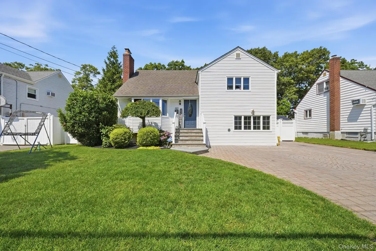 422 Park Lane, Massapequa Park, NY 11762 - #1