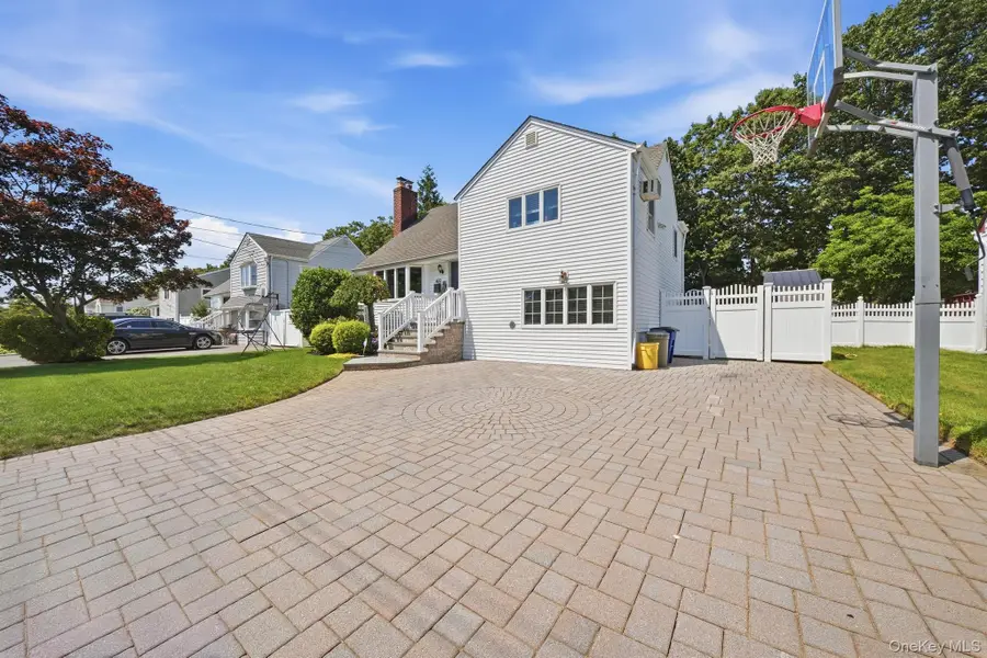 422 Park Lane, Massapequa Park, NY 11762 - #2