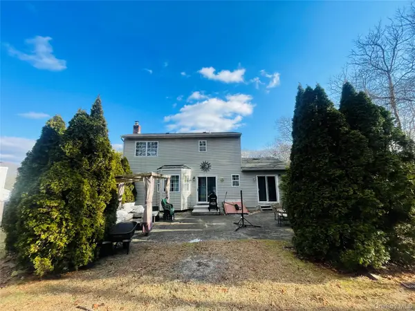 565 Starlight Drive, Shirley, NY 11967
