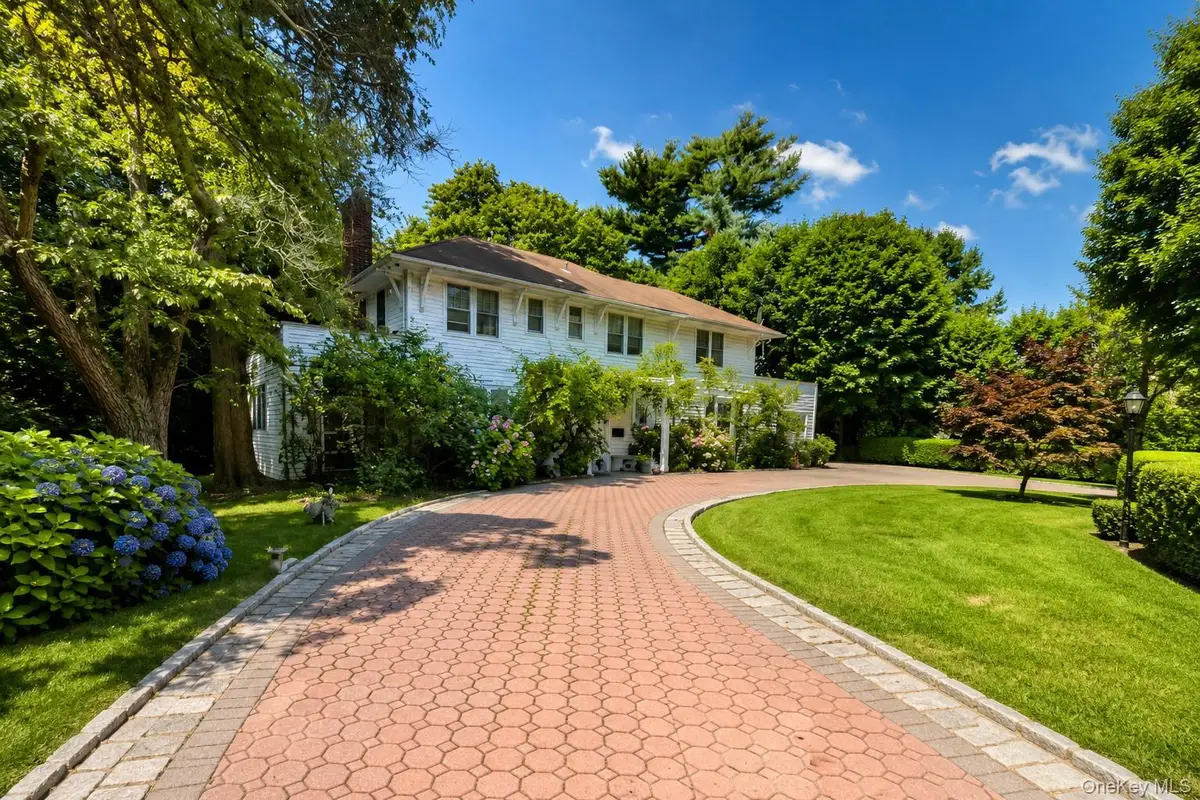 14 Clover Drive, Great Neck, NY 11021 - #1
