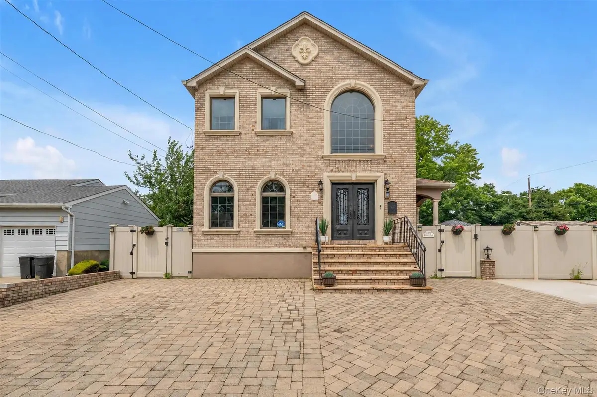1789 Stuyvesant Avenue, Merrick, NY 11566 - #1