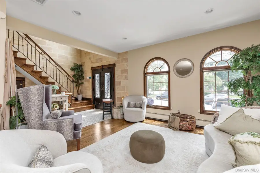 1789 Stuyvesant Avenue, Merrick, NY 11566 - #3