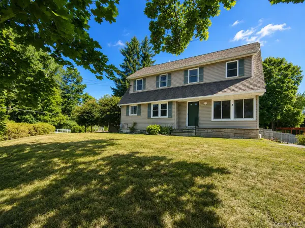 3 Ireland Drive, Poughkeepsie, NY 12603