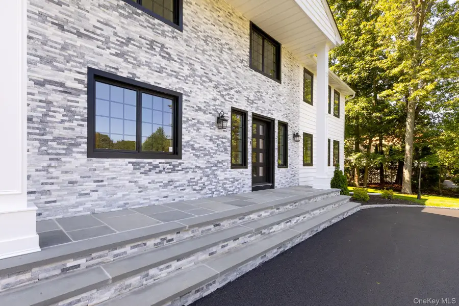 5 Hemingway Drive, Dix Hills, NY 11746 - #3