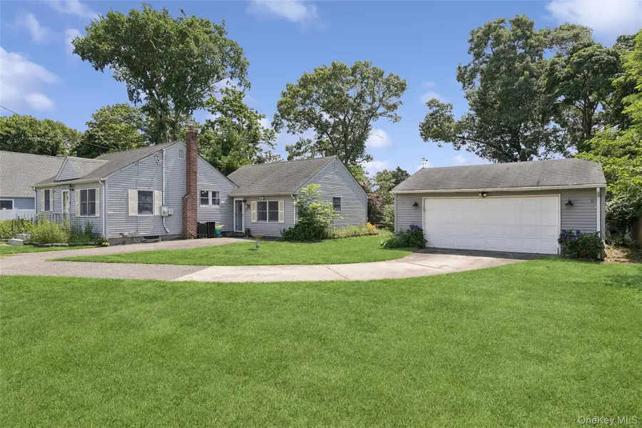 8 Beecher Avenue, East Islip, NY 11730 - #2