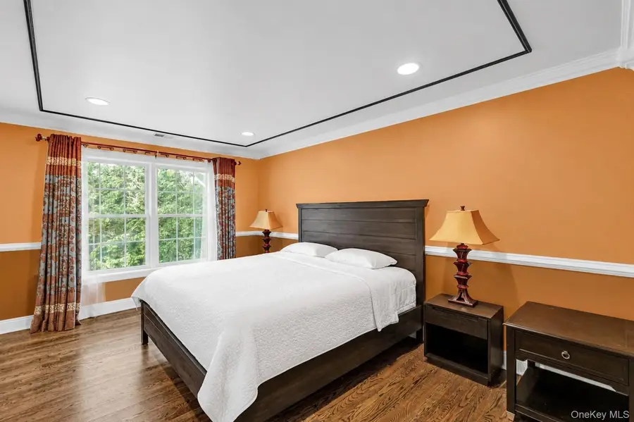 9 Hathaway Lane, Manhasset, NY 11030 - #3