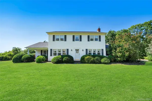 865 Peconic Bay Boulevard, Laurel, NY 11948