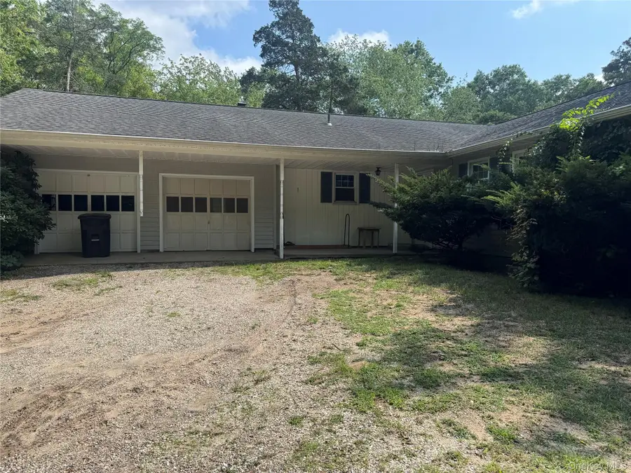 42 E Bartlett Road, Middle Island, NY 11953 - #3