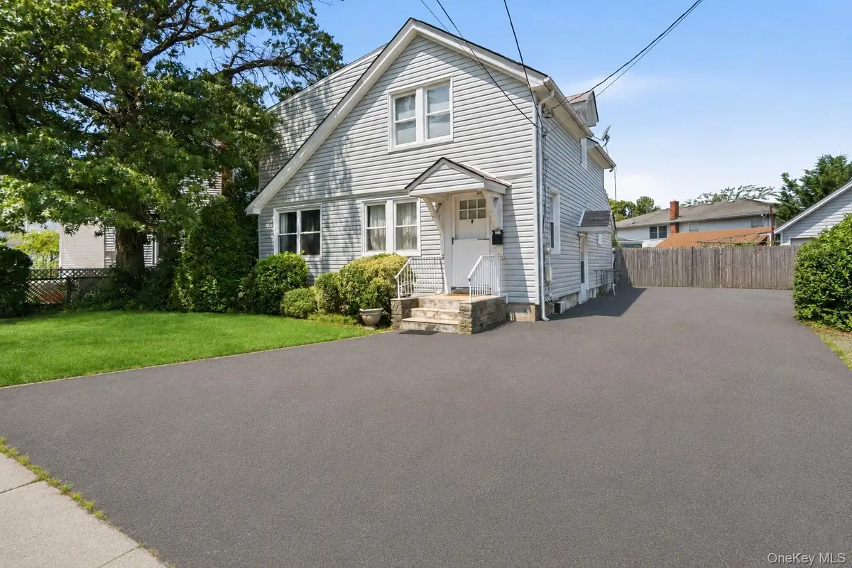194 Woodfield Road, West Hempstead, NY 11552 - #1