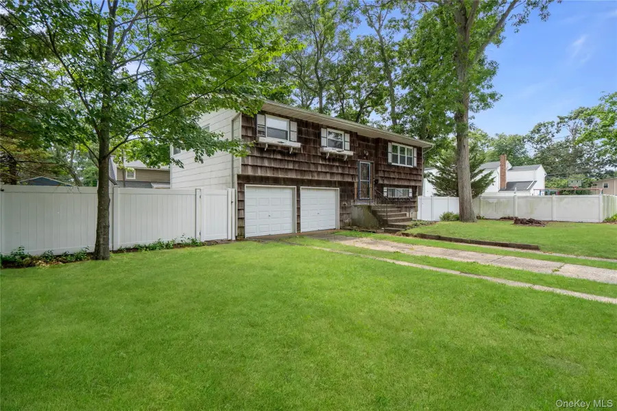 8 Rodney Avenue, Islip Terrace, NY 11752 - #2