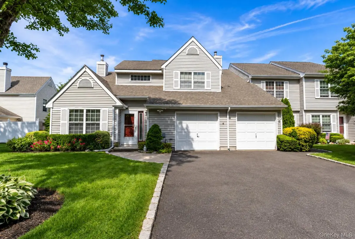 65 Mystic Circle, Bay Shore, NY 11706 - #1