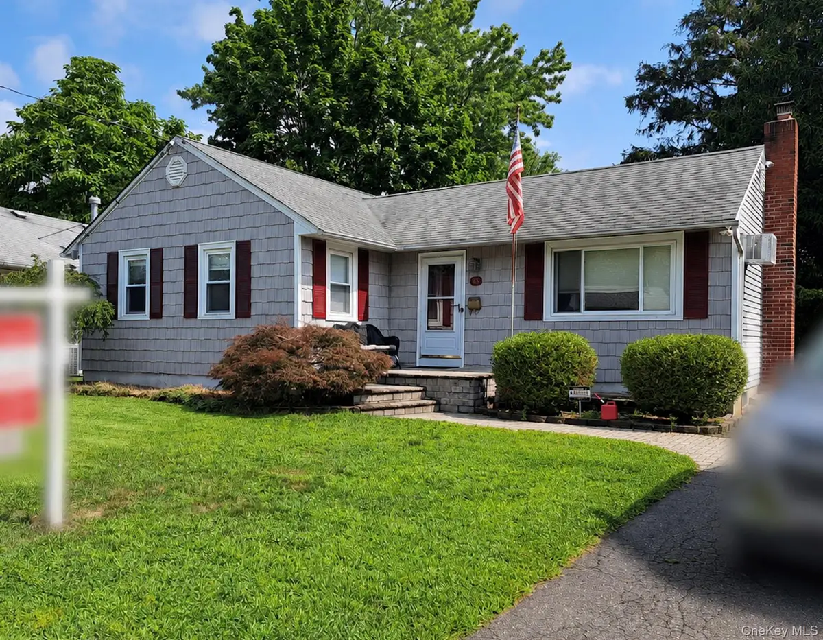 43 Tappan Avenue, Babylon, NY 11702 - #1