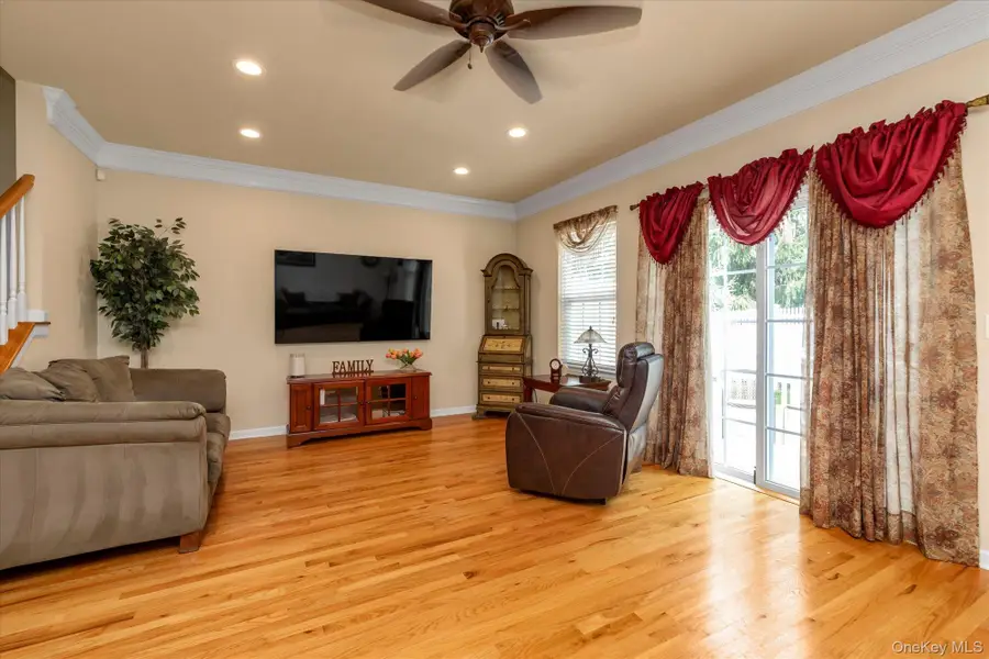 96 Paget Lane, Massapequa, NY 11758 - #2