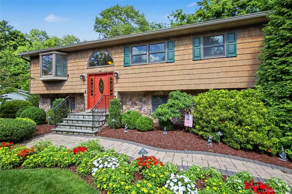 17 Scotsdale Road, Carmel, NY 10512