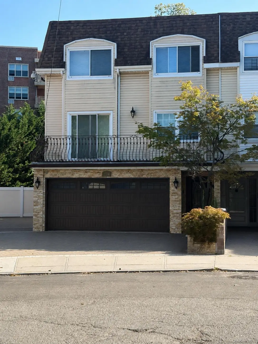 2314 215th St, Bayside, NY 11360 - #1