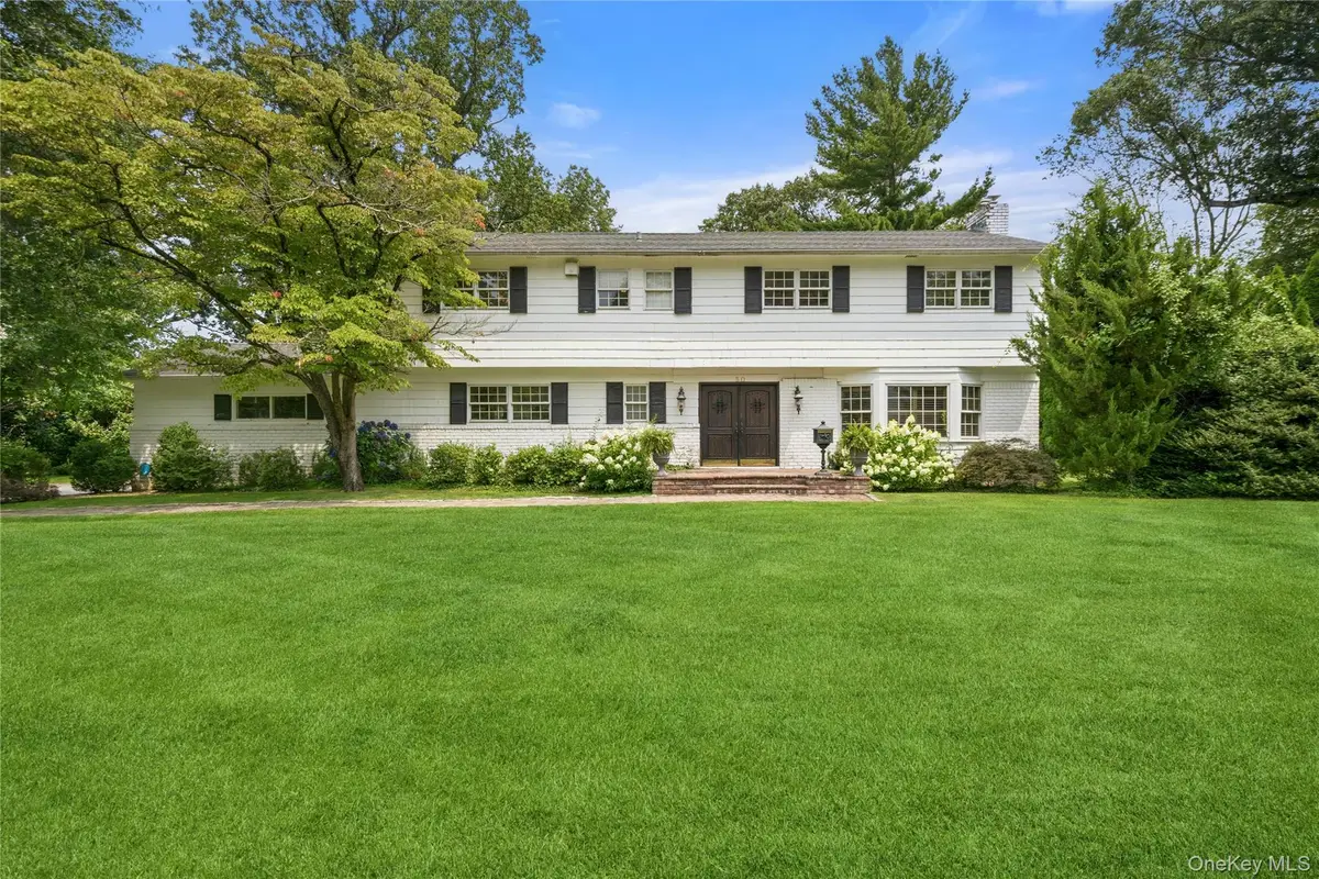 50 Flamingo Road, Roslyn, NY 11576 - #1