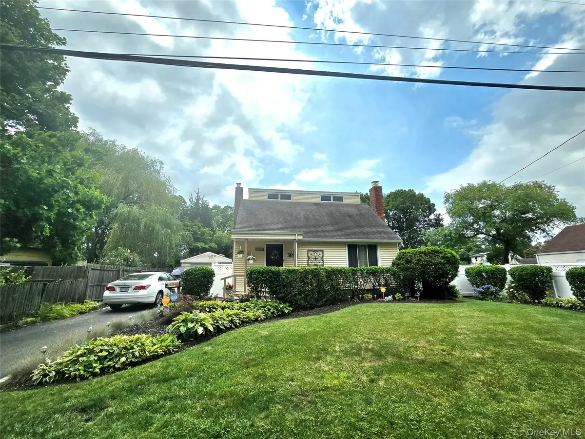 96 Chenango Drive, Bay Shore, NY 11706 - #1
