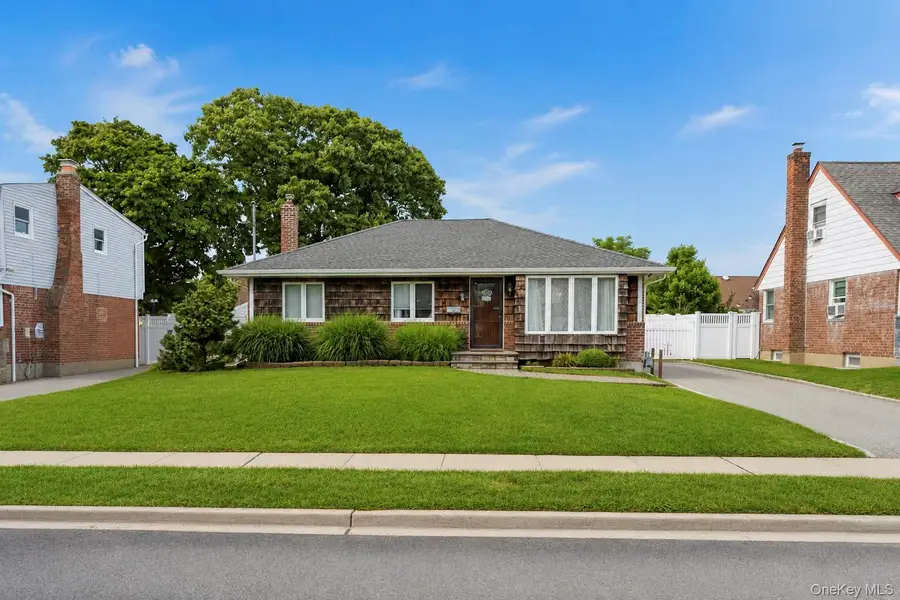 15 Lowell Drive, Farmingdale, NY 11735 - #2