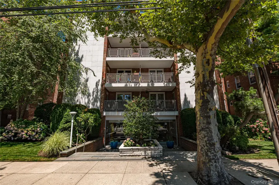 100 Brooklyn Avenue #2R, Freeport, NY 11520 - #2