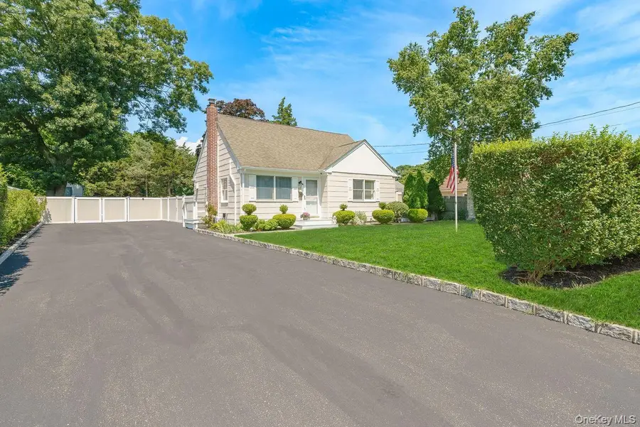 60 Hubbard Avenue, Riverhead, NY 11901 - #2