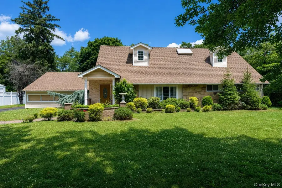 73 Parkway Drive, Roslyn Heights, NY 11577 - #2