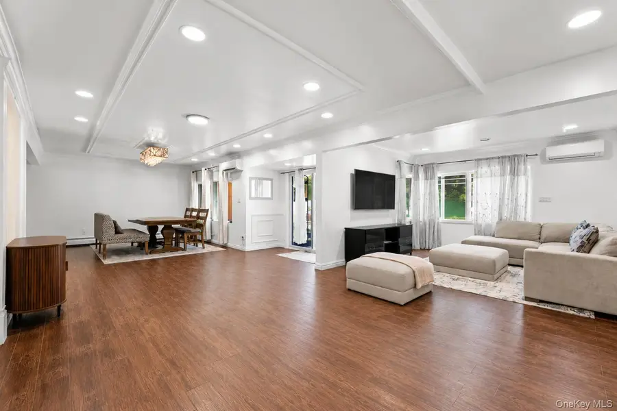 73 Parkway Drive, Roslyn Heights, NY 11577 - #3