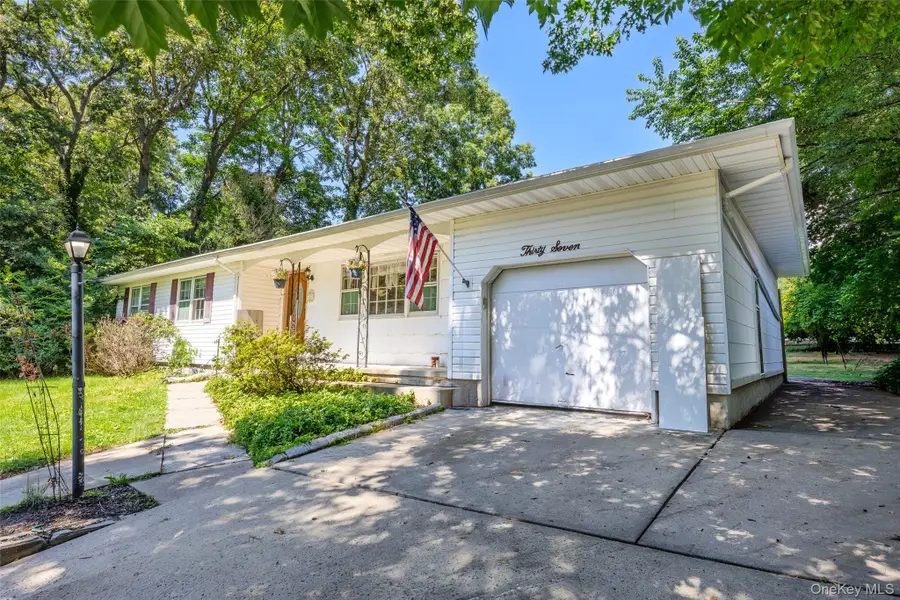 37 Black Locust Avenue, East Setauket, NY 11733 - #3